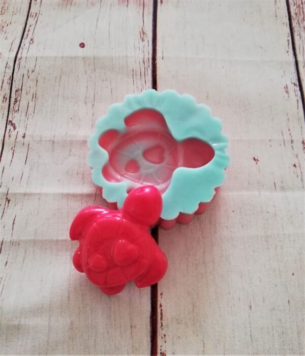 Stampo in silicone Tartaruga con cuoricini per creazioni in resina e fimo - immagine 3