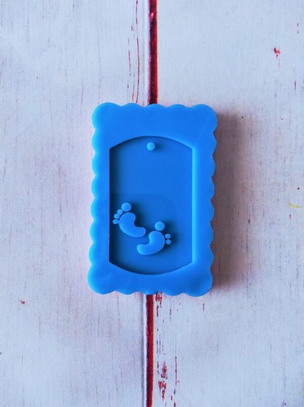 Stampo in silicone Targhetta con coppia di piedini per creazioni in resina e gesso - immagine 2