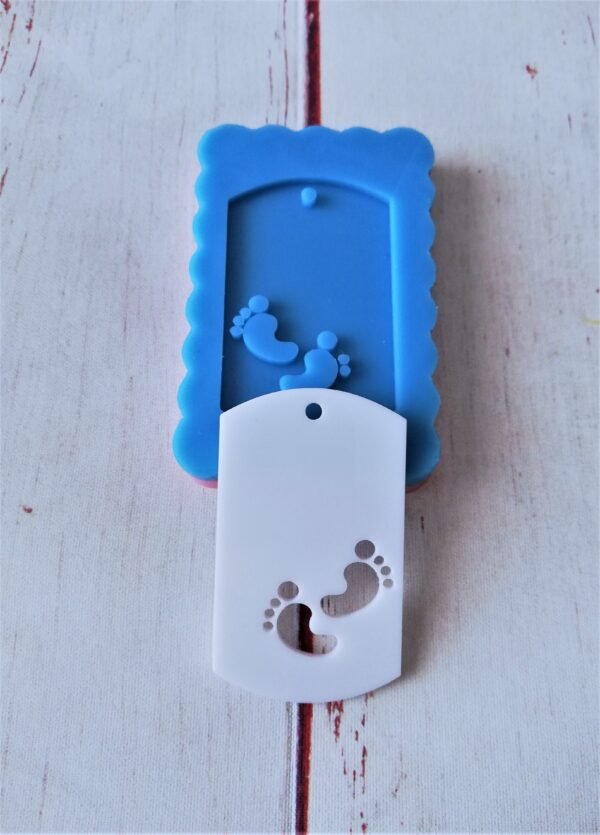 Stampo in silicone Targhetta con coppia di piedini per creazioni in resina e gesso - immagine 4