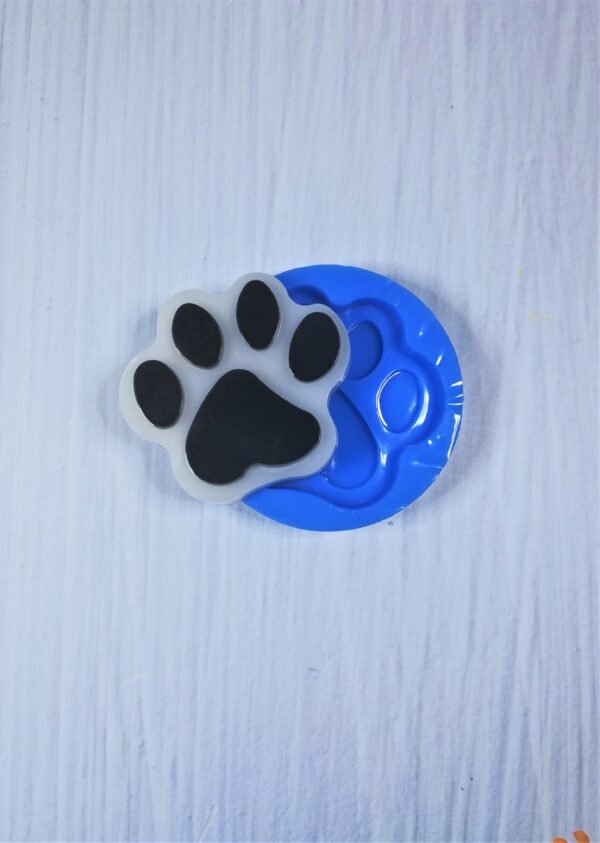 Stampo in silicone Zampa cane-gatto 5,5cm per creazioni in resina e fimo - immagine 3