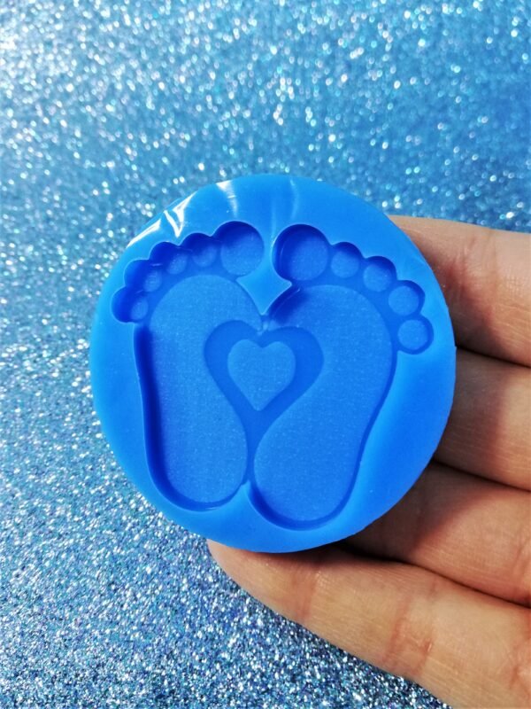 Stampo in silicone Piedini bimbo per creazioni in resina, fimo e gesso - immagine 2