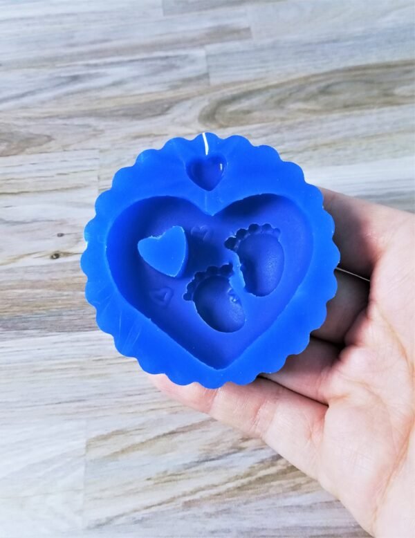 Stampo in silicone Cuore con Piedini neonato per creazioni in resina, fimo e gesso - immagine 2
