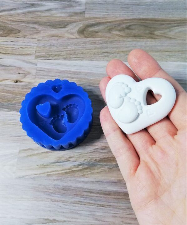 Stampo in silicone Cuore con Piedini neonato per creazioni in resina, fimo e gesso - immagine 7