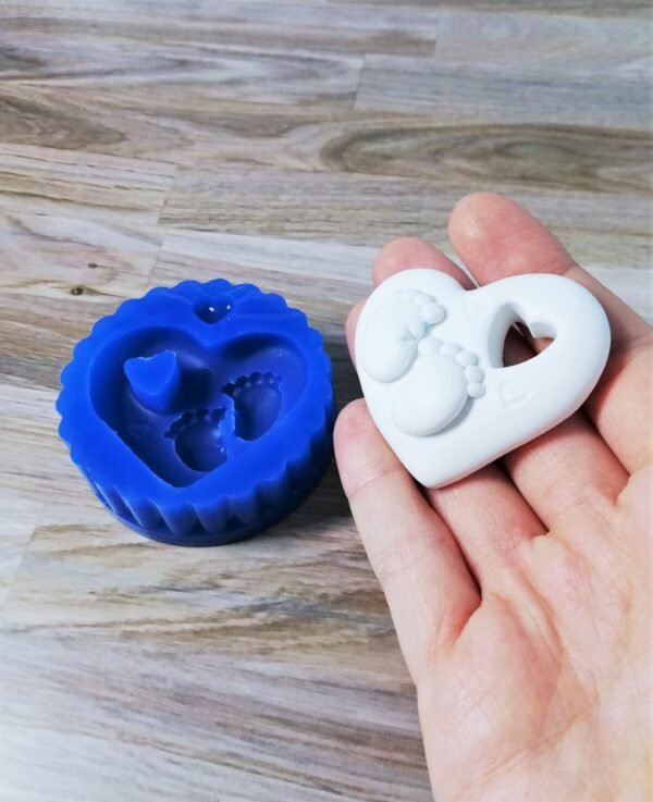 Stampo in silicone Cuore con Piedini neonato per creazioni in resina, fimo e gesso - immagine 8